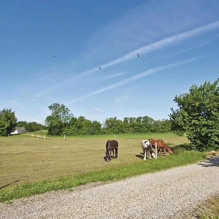 Lystrup Gamle Skole * Allingåbro