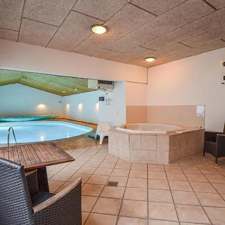 Lystrup Gamle Skole Tatil Evi *